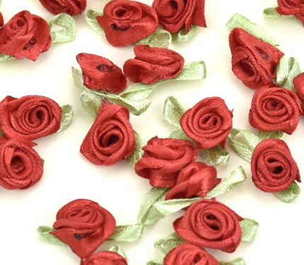 Szatén rózsafejek 2 cm 25db/cs - Piros 7367PIR