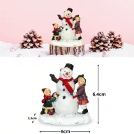 Hóemberes jelenet gyerekekkel 1db – karácsonyi dekorációhoz