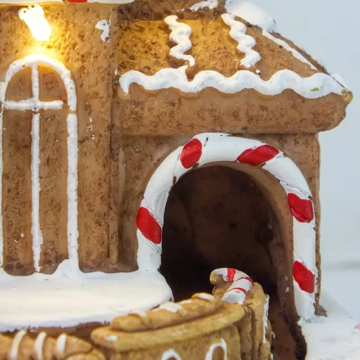 Világítós mézeskalács ház, vonattal – karácsonyi dekorációhoz #0620