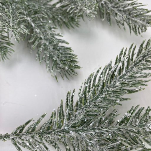 Fenyőág havas 5db/cs – virágdekorációhoz, koszorúhoz