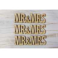 Natúr fa - "MR&MRS" felirat 3x10,5cm 3db/csomag – esküvői dekorációhoz
