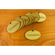 Natúr fa - "Évfordulóra" gravírozott ovál tábla 2,5x4cm 10db/csomag – festéshez, dekorációhoz