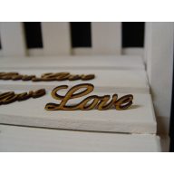 Natúr fa - "Love" felirat 6cm 10db/csomag – valentin napi dekorációhoz