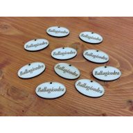 Natúr fa - "Ballagásodra" gravírozott ovál tábla 10db/csomag – ballagási ajándékokhoz