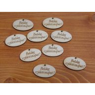 Natúr fa - "Boldog születésnapot" gravírozott ovál táblák 10db/csomag – kreatív dekorációhoz