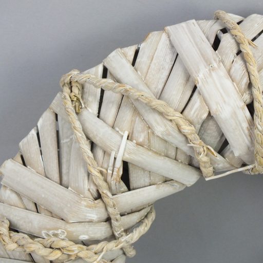  Köteles koszorú fém vázon 27cm 15/#