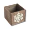 Dekoláda rusztikus kocka 13x13X11cm - Fehér hópihés – ajtódíszhez, koszorúalapnak