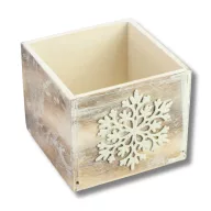 Dekoláda szürkésbarna koptatott kocka 13x13X11cm - Fehér hópihés – ajtódíszhez, koszorúalapnak