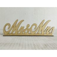 Natúr fa - "Mr & Mrs" írott felirat talppal  30cm – esküvői dekorációhoz