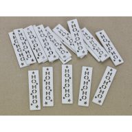 Fa Biléta "HOHOHO" fehér 2x8cm 20db/csomag – ajándékcímkének, koszorúhoz