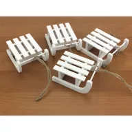 Szánkó fehér 8cm 4db/csomag – karácsonyi dekorációhoz