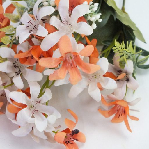 Dalmát harangvirág csokor fehér-barack