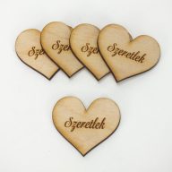 Natúr fa - Szív "Szeretlek" 4cm 5db/cs – valentin napi dekorációhoz