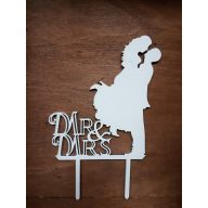 Fa -Tortadísz csókos pár "MR & MRS" fehér 18,5cm – esküvői dekorációhoz