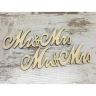 Natúr fa - "Mr & Mrs" irott felirat 14,5cm 2db/csomag – esküvői dekorációhoz