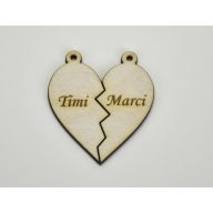 Natúr fa - Szív medál egyedi név gravírozással 5x5,5cm – valentin napi dekorációhoz