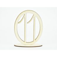 Natúr fa - Asztalszám ovális keretben 11-es 15,5cm – esküvői dekorációhoz