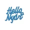 "Hello Nyár" felirat színes világoskék 11x10cm – nyári dekorációhoz