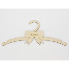   Natúr fa - Gyerek vállfa egyedi név gravírozással 13x30cm