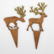 Natúr fa - Beszúrós szarvas pár 2db/cs barna-arany csillámos – karácsonyi dekorációhoz
