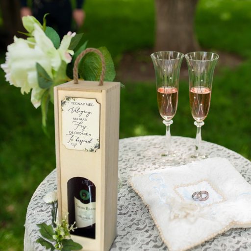 Nyomtatott tábla - 1db Tegnap még vőlegény – esküvői dekorációhoz