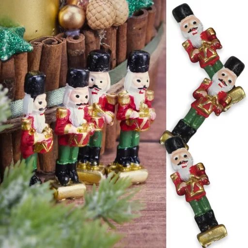 Poly Diótörő piros kabátos 4db/csom – karácsonyi dekorációhoz