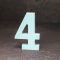 Fa asztalszámok fehér 4-es 1db/csomag – esküvői dekorációhoz