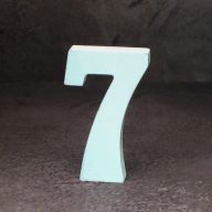 Fa asztalszámok fehér 7-es 1db/csomag – esküvői dekorációhoz