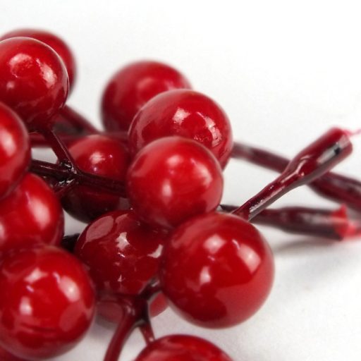 Piros bogyópick hosszúkás 4db/csomag – virágdekorációhoz, koszorúhoz