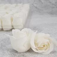 Illatos szappanrózsafej fehér 81db/dob – kreatív dekorációhoz