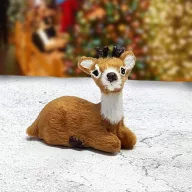 Őzike ülő aranybarna prémium 6cm – karácsonyi dekorációhoz