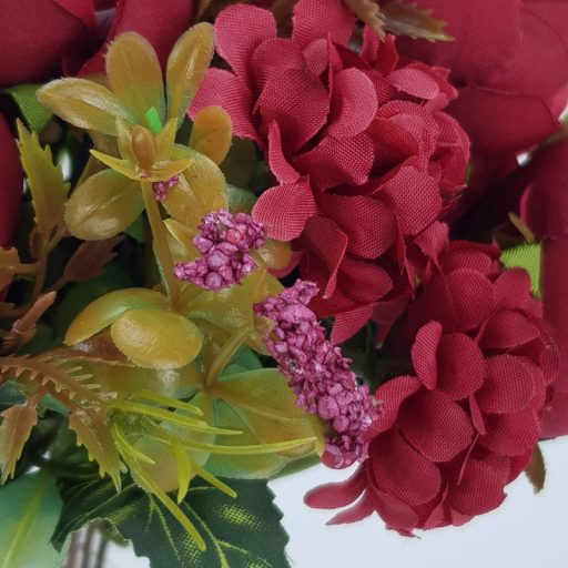 Vegyes csokor bordó – virágdekorációhoz, koszorúhoz