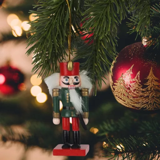 Diótörő 3db-os színes 8cm, szögletes piros talpas, kucsmás figurák, díszdobozban – karácsonyfára és karácsonyi dekorációhoz