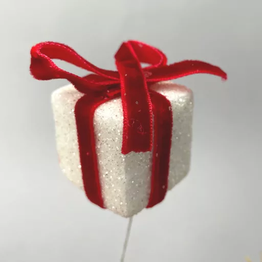 Ajándékcsomag betűző 12/cs – ajtódíszhez, koszorúalapnak