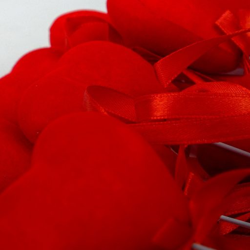 Beszúrós bársony szív 4,5cm 12db/csomag – anyák napi dekorációhoz