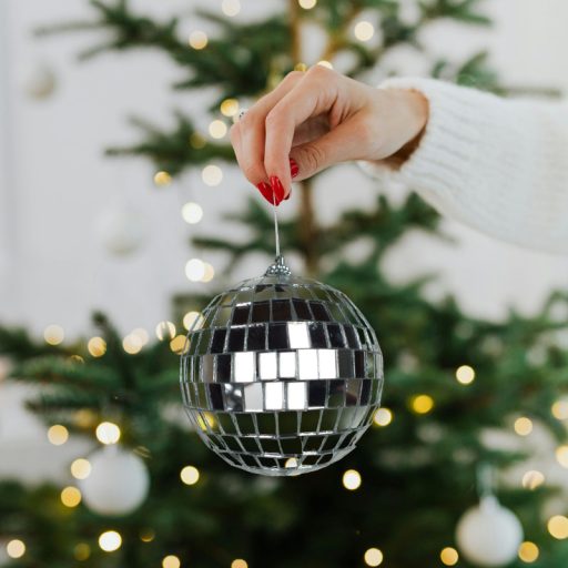  Ezüst diszkógömb karácsonyi dísz 8cm – karácsonyfára, dekorációhoz